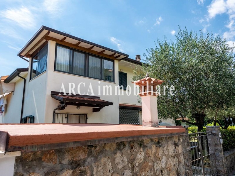 Villa in Vendita a Pietrasanta, 750'000€, 150 m²