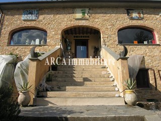Casa di corte in Vendita a Camaiore, 1'500'000&euro;, 360 m²