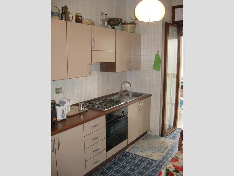 Trilocale in Affitto a Cagliari, zona Bonaria, 900€, 95 m², arredato, con Box