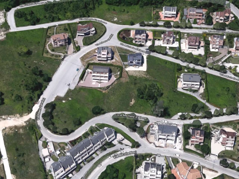 Terreno edificabile in Vendita a Campobasso, zona Via Neri, 240'000€, 1100 m²