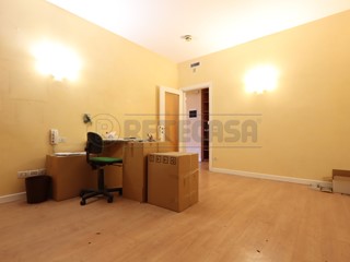 Ufficio in Vendita a Vicenza, 140'000€, 183 m²