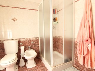 Appartamento in Vendita a Siracusa, zona via Sicilia, 125'000&euro;, 140 m²