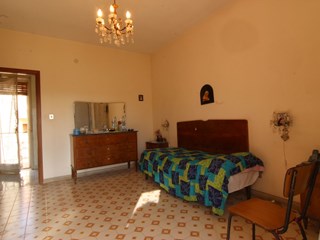 Quadrilocale in Vendita a Siracusa, zona Viale Teocrito, 99'000&euro;, 110 m²