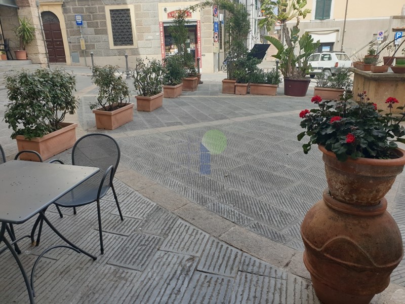 Attività commerciale in Vendita a Rosignano Marittimo, 135'000€, 100 m²