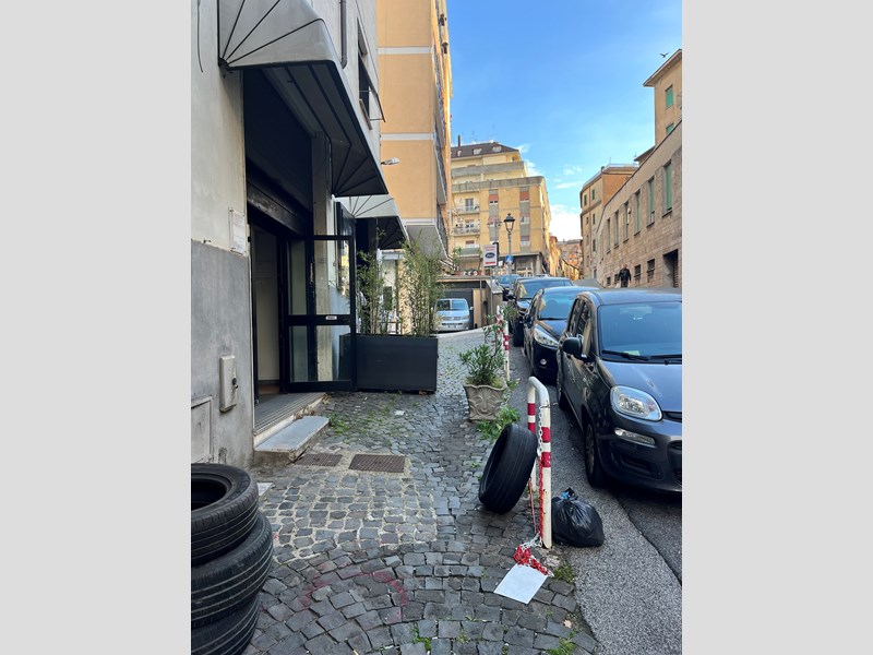 Immobile commerciale in Affitto a Velletri, zona centrale, 500€, 55 m², arredato