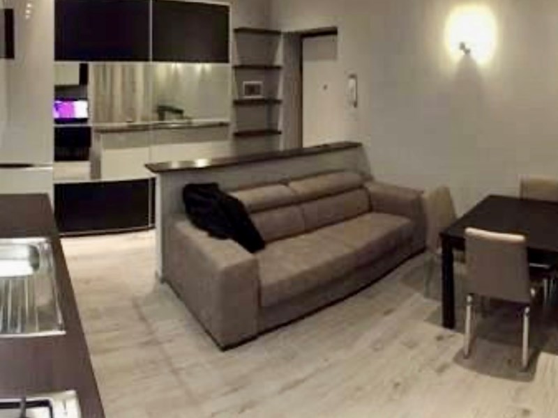 Mansarda in Affitto a Milano, zona Wagner , 1'950€, 70 m², arredato