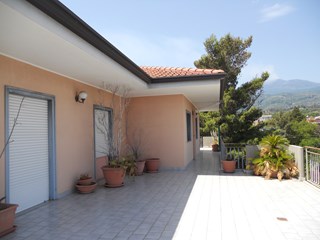 Appartamento in Vendita a Mascali, zona Centro, 135'000€, 100 m²