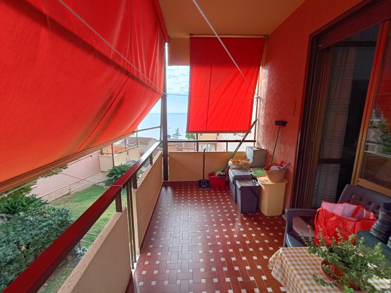 Trilocale in Vendita a Santo Stefano al Mare, 229'000€, 90 m², arredato