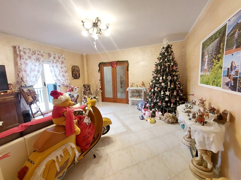 Trilocale in Vendita a Casalnuovo di Napoli, zona licignano, 155'000€, 90 m², con Box