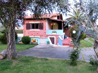 Villa bifamiliare in Vendita a Roma, zona Ardeatina, 920'000€, 180 m²