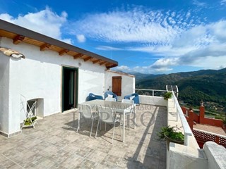 Casa Semi Indipendente in Vendita a Ventimiglia, zona Seglia, 139'000€, 70 m²