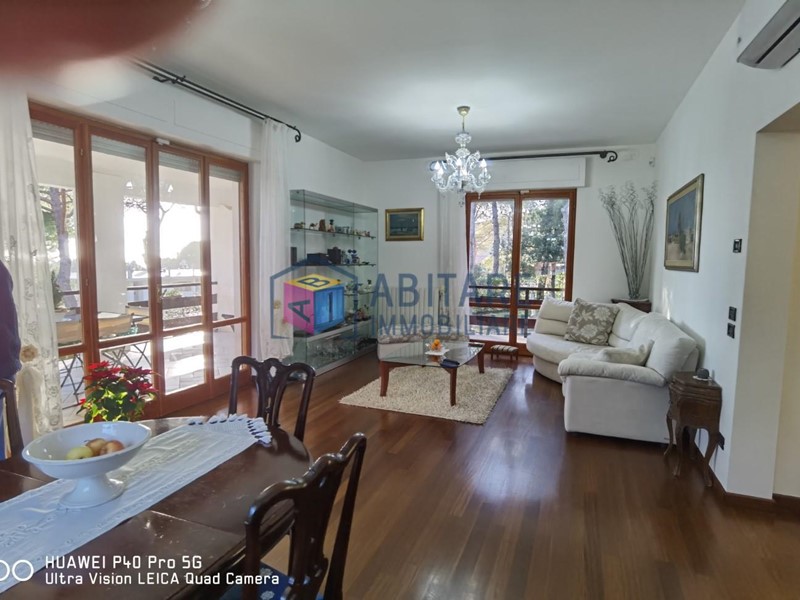 Villa in Vendita a Livorno, zona Quercianella, 750'000&euro;, 265 m²