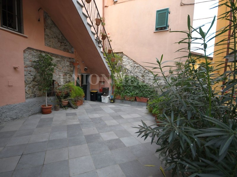 Casa Indipendente in Vendita a Sarzana, 257'000&euro;, 130 m²