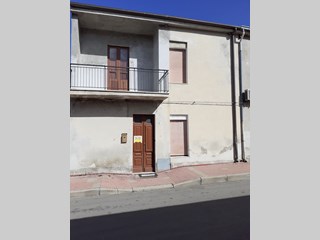 Appartamento in Vendita a Romana, zona Centrale , 10'000€, 120 m²