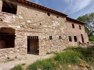 Casa di corte in Vendita a Pisa, zona Viale D'Annunzio , 200'000€, 75 m²