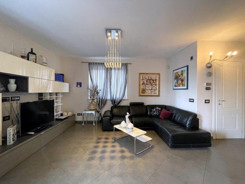 Villetta a schiera in Vendita a Massa, 650'000€, 240 m², arredato