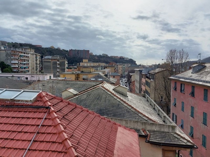 Bilocale in Vendita a Genova, zona Rivarolo, 23'000€, 60 m²