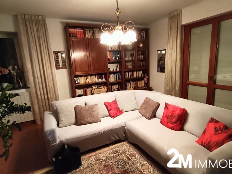 Villa in Vendita a Crespina Lorenzana, zona Cenaia, 650'000€, 320 m², arredato, con Box