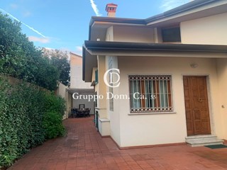Villa in Affitto a Forte dei Marmi, 15'000€, 140 m², arredato