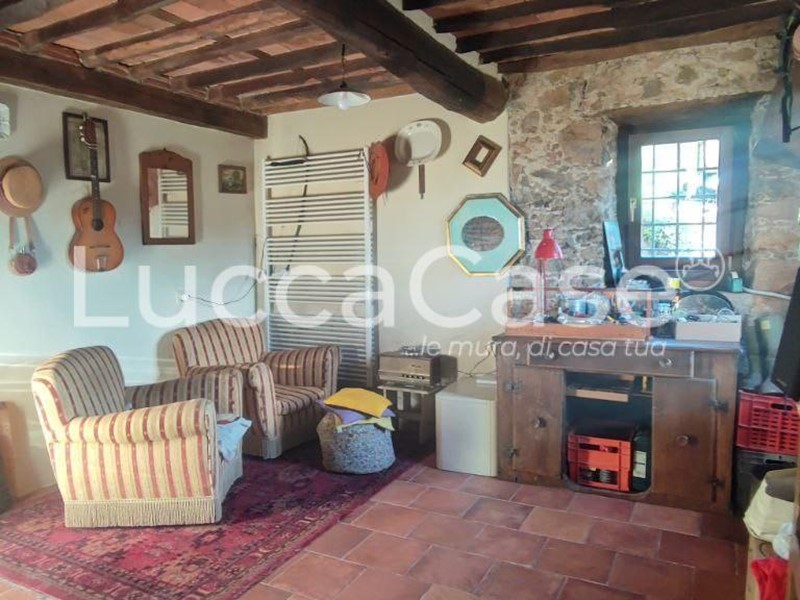 Casa di corte in Vendita a Borgo a Mozzano, zona Valdottavo, 290'000&euro;, 100 m², arredato