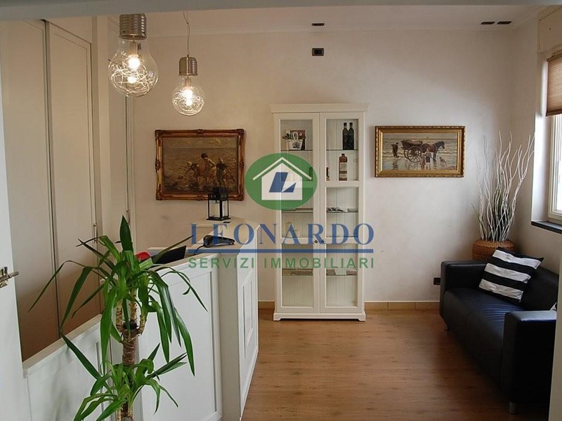 Attività commerciale in Vendita a Montecatini Terme, 750'000€, 680 m²