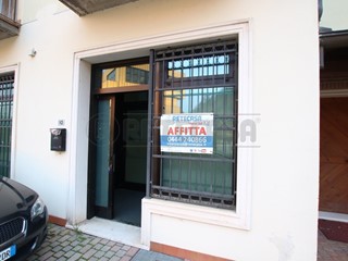 Immobile commerciale in Affitto a Arcugnano, 1'100€, 109 m²