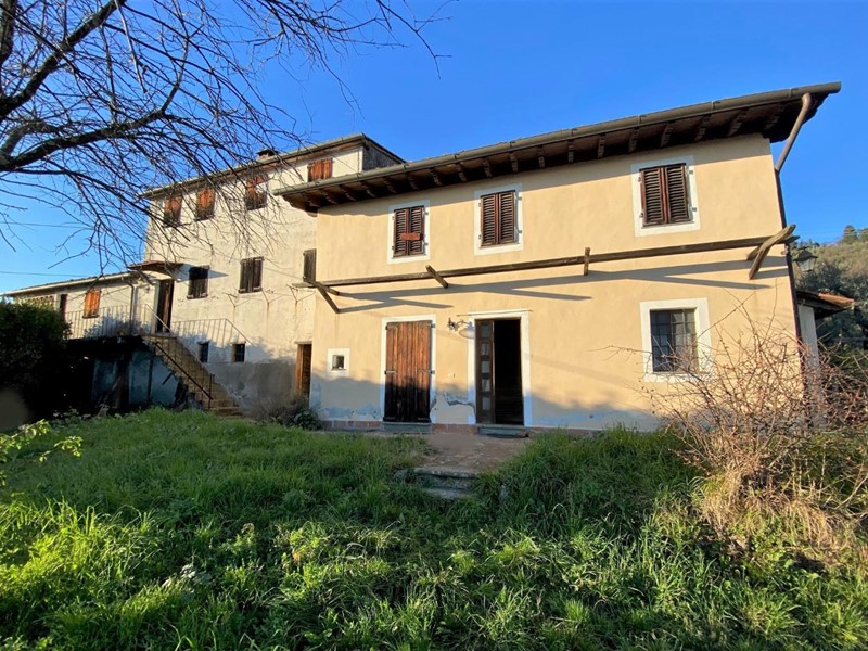 Casa di corte in Vendita a Capannori, zona San Gennaro, 430'000€, 360 m²