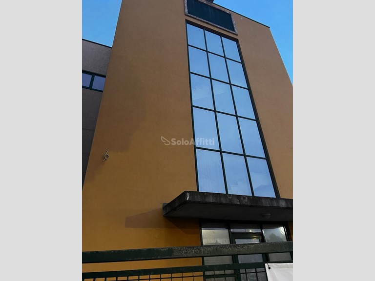 Ufficio in Affitto a San Giovanni Teatino, zona Dragonara, 3'000&euro;, 421 m²