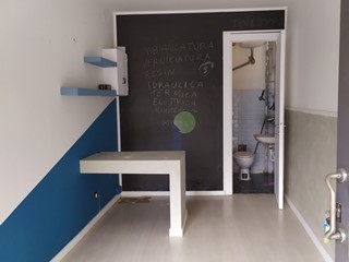 Immobile commerciale in Affitto a Livorno, zona Marradi, 350€, 18 m²