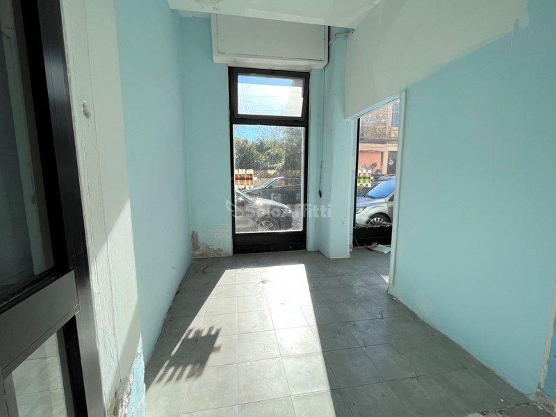 Capannone in Affitto a Catanzaro, zona Santa Maria, 450&euro;, 45 m²