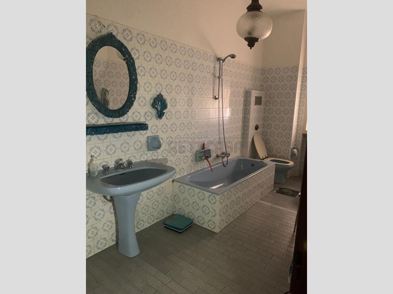 Appartamento in Vendita a Catanzaro, 163'000&euro;, 180 m²