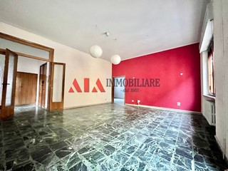 Appartamento in Vendita a Pontedera, zona Centro, 290'000€, 220 m²