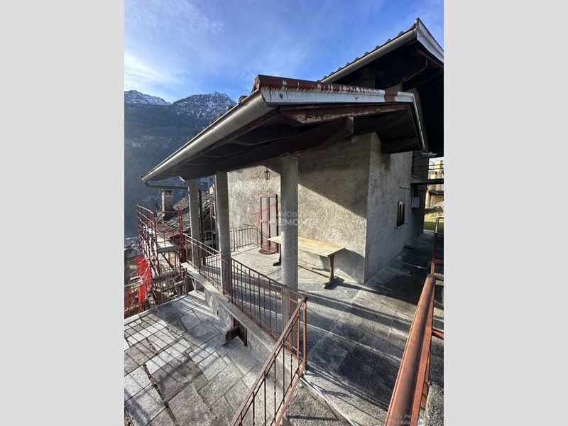 Casa Semi Indipendente in Vendita a Varzo, 80'000€, 70 m², arredato