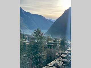 Casa Semi Indipendente in Vendita a Varzo, 80'000€, 70 m², arredato