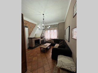 Appartamento in Vendita a Villafranca in Lunigiana, 165'000€, 110 m², arredato