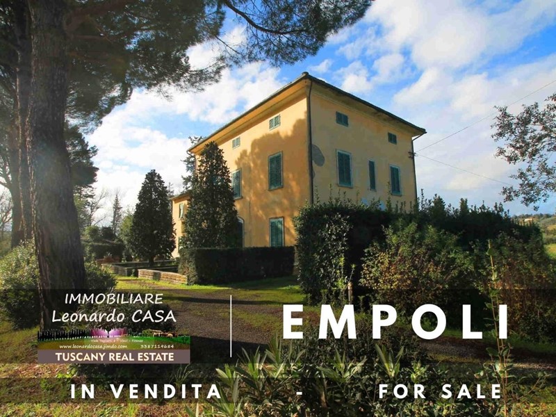 Villa in Vendita a Empoli, 490'000€, 550 m², con Box