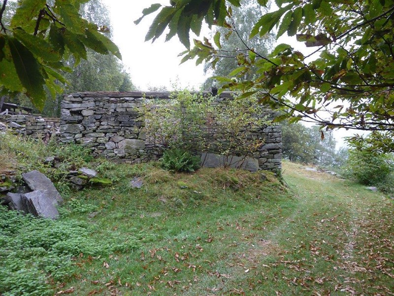 Casale in Vendita a Varzo, 48'000€, 100 m²