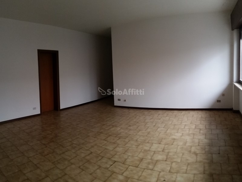 Capannone in Affitto a Minerbe, 2'000&euro;, 1000 m²