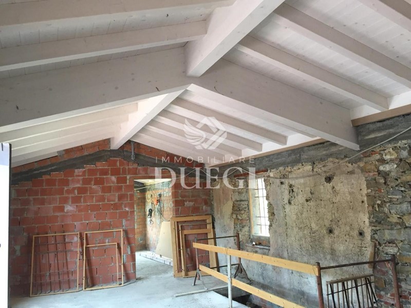 Casa di corte in Vendita a Massarosa, zona Pieve a Elici, 115'000€, 115 m²