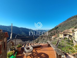 Casa Indipendente in Vendita a Camaiore, zona Torcigliano, 298'000&euro;, 450 m², arredato