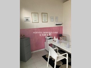 Ufficio in Affitto a Pontedera, 350€, 16 m²