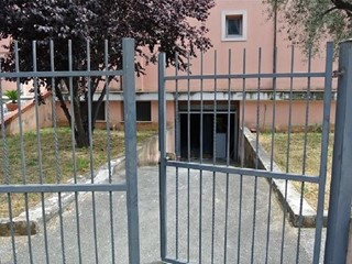 Magazzino in Affitto a Sermoneta, 500€, 130 m²