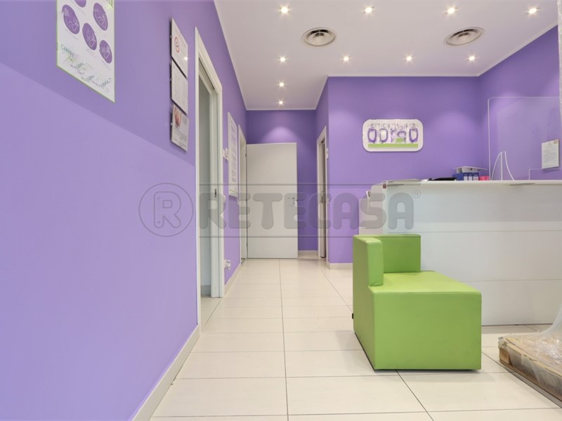Immobile commerciale in Affitto a Vicenza, 3'800€, 222 m²