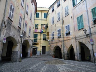 Trilocale in Vendita a Taggia, 75'000€, 65 m²