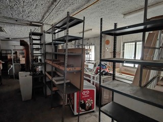 Capannone in Vendita a Albissola Marina, zona Collette, 75'000€, 141 m²