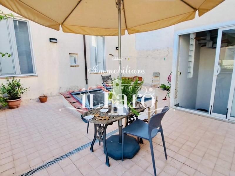 Immobile commerciale in Vendita a Viareggio, 1'200'000€, 400 m²