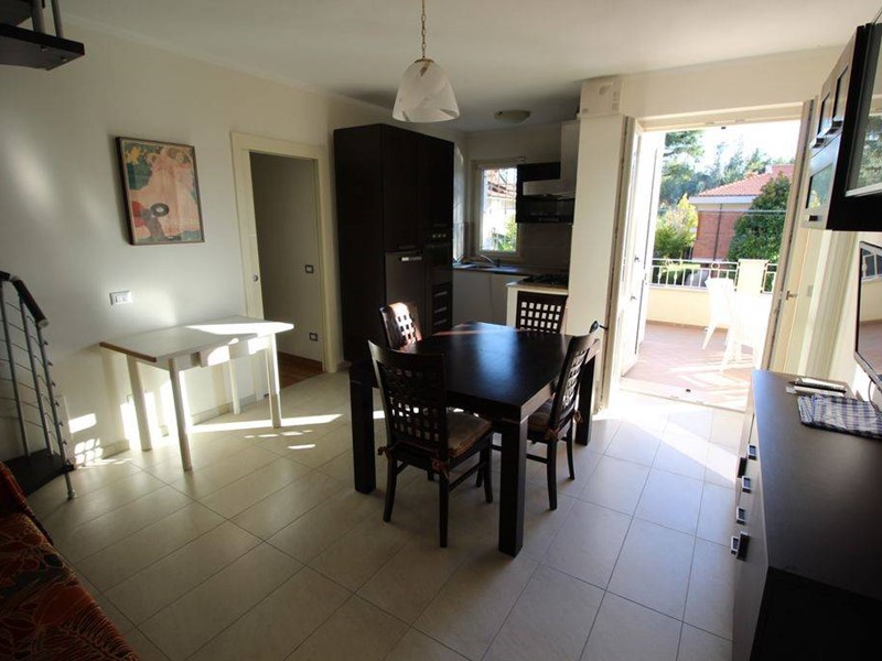 Quadrilocale in Vendita a Montignoso, 460'000€, 100 m², arredato, con Box