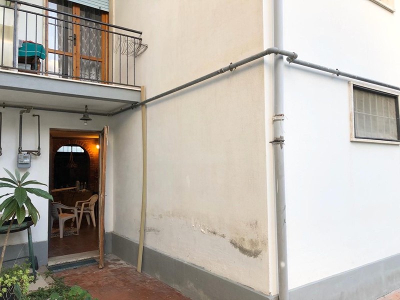 Villetta a schiera in Vendita a Pisa, zona Tirrenia, 400'000€, 120 m², arredato