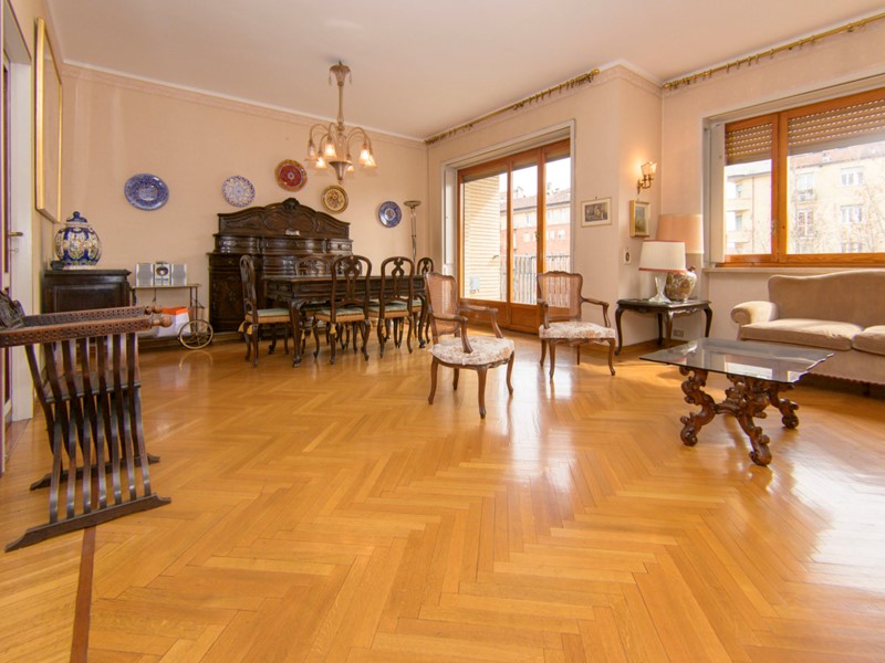 Appartamento in Vendita a Torino, 395'000€, 182 m²