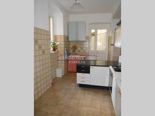 Appartamento in Vendita a Carrara, 130'000€, 99 m², arredato